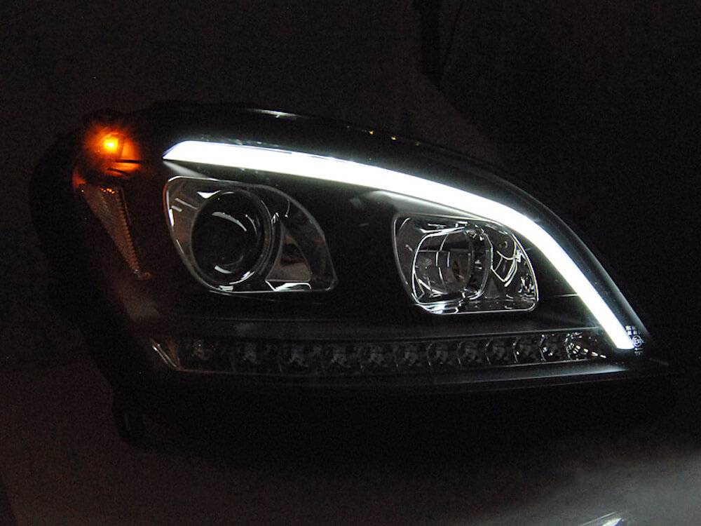 Calandre Mercedes Classe ML W164 Noir Brillant (05-08)