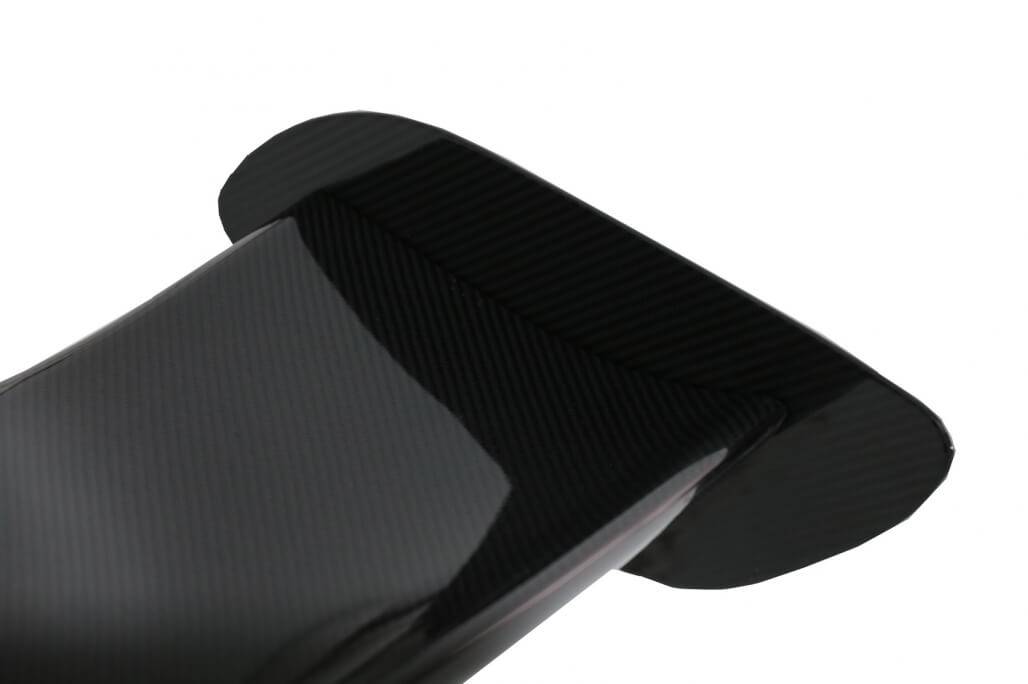 Etanche 12V coffre de toit arrière en fibre de carbone Lampe à LED Becquet  autocollant découlant d'aile souple tronc de voiture de queue de bande des  feux de stop - Chine Bande